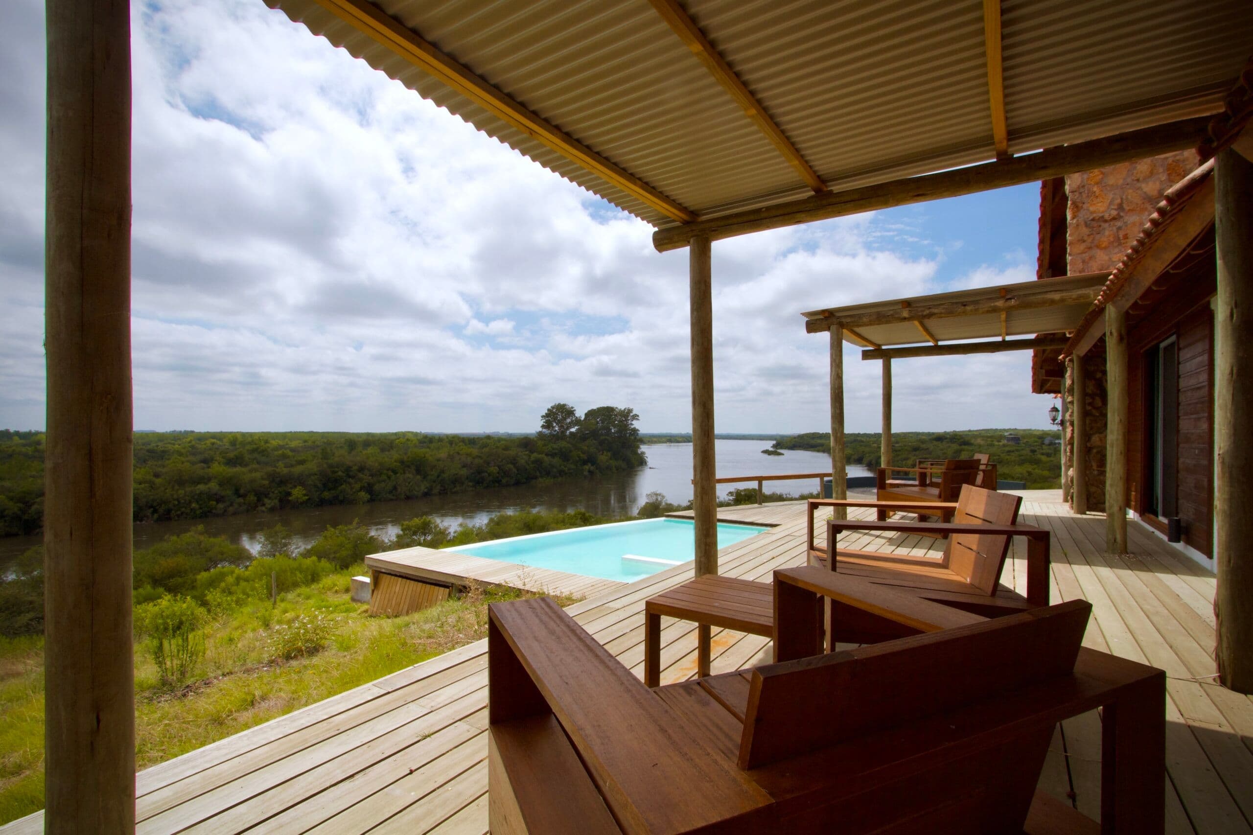 Suite outdoor living room